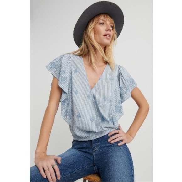 Lucky Brand Embroidered Floral Cross Over Flutter Sleeve Top Women's Small Blue - Picture 1 of 10